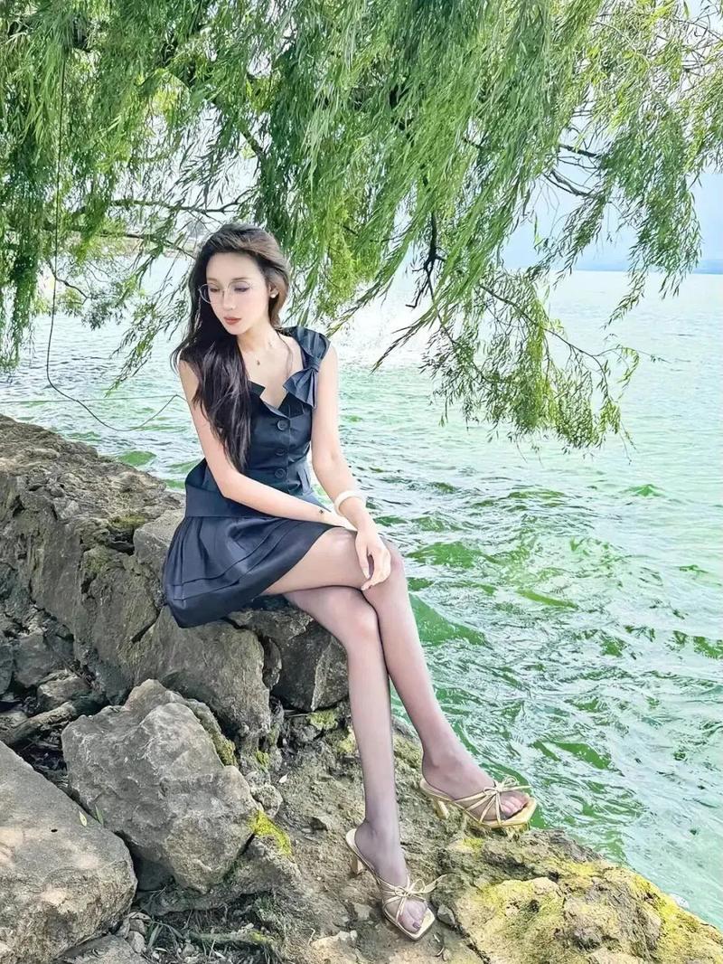 悬疑烧脑剧封面